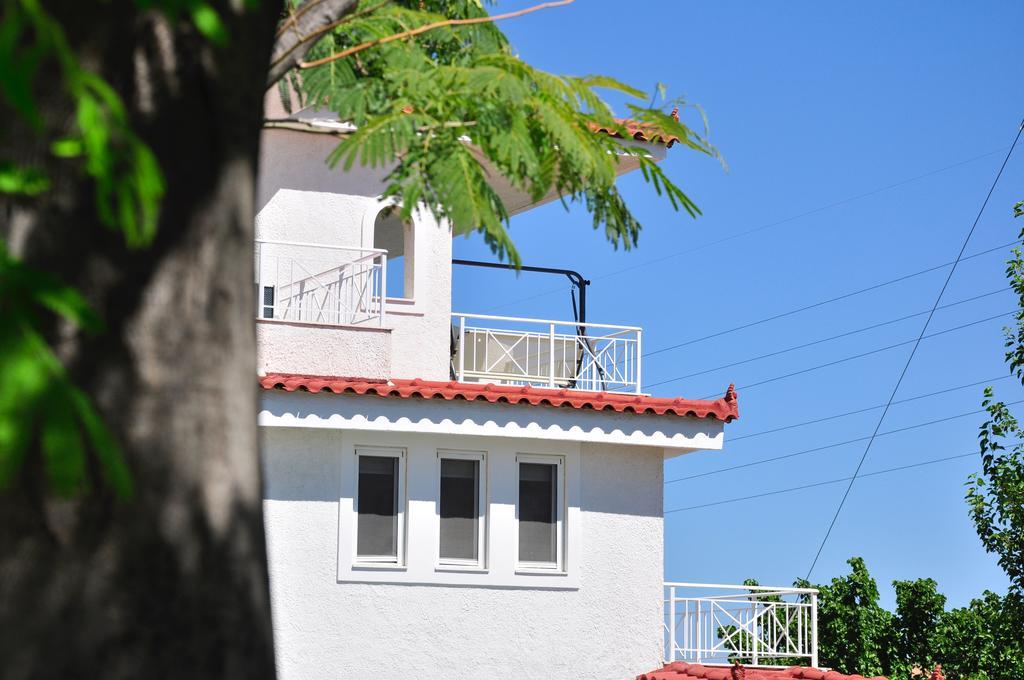 Phoenix Beachside Condos Kokkonion Екстер'єр фото